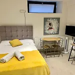 Central Cosy Studio Apartments